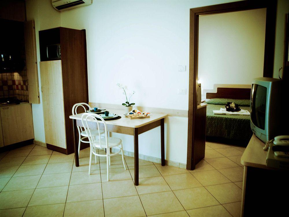 Residence Mediterraneo Rimini Exterior foto