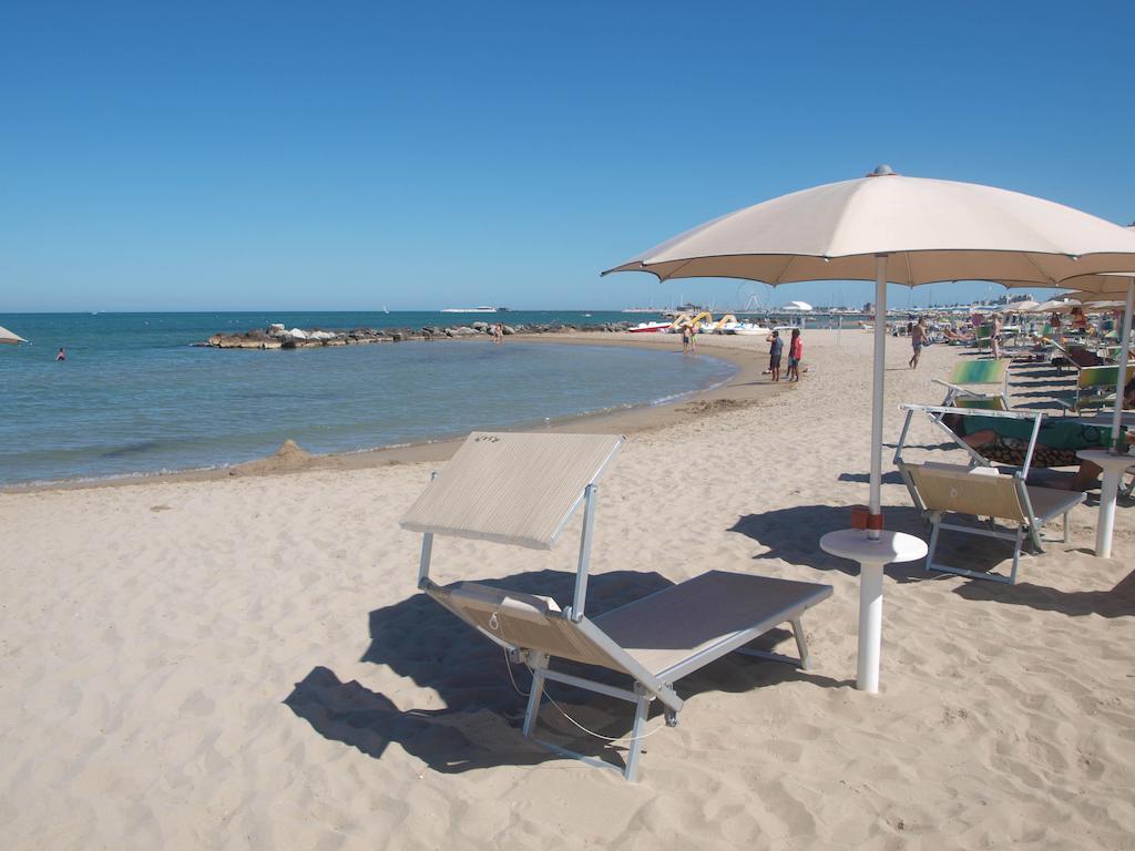Residence Mediterraneo Rimini Exterior foto
